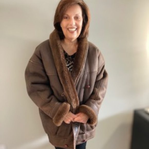 CHOCOLATE BROWN SHEARLING JACKET - Picture 1 of 3